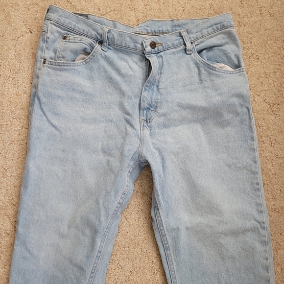 Wrangler Light Wash Straight Leg Jeans - Picture 4 of 8